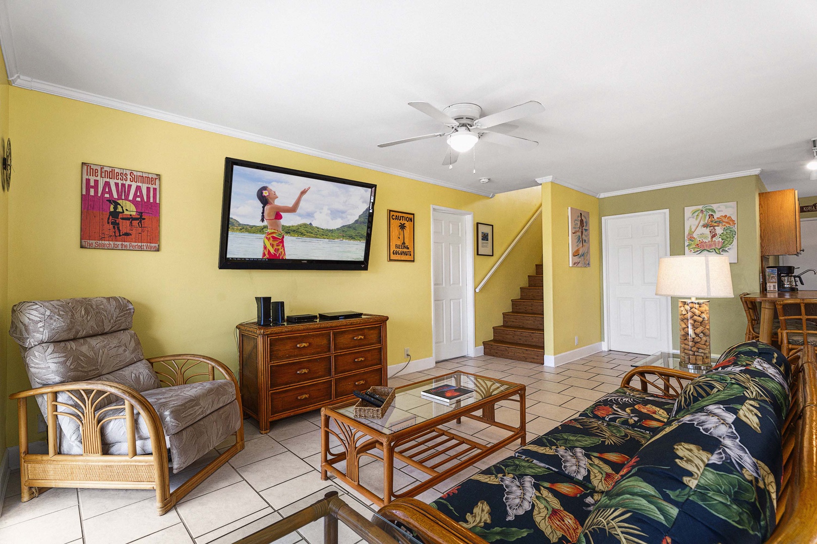 Kailua Kona Vacation Rentals, Hale A Kai - Smart TV equipped living room