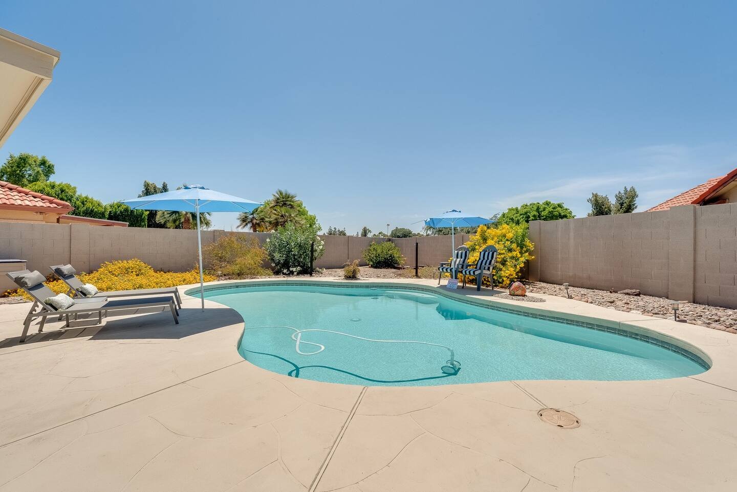 Glendale Vacation Rentals, Cahill Casa - Located just 30 minutes from the Phoenix Sky Harbor International Airport and downtown Phoenix, this exceptional home has everything you need to make your next visit one for the memory books.