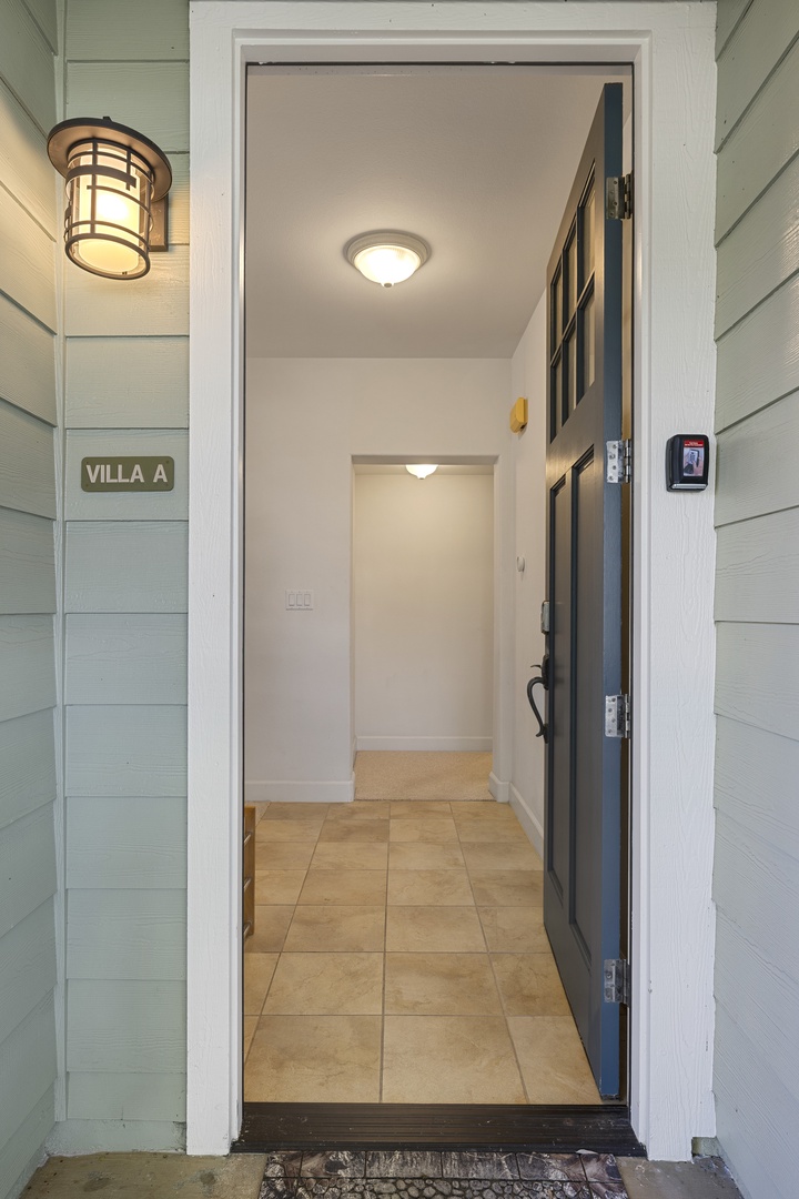 Arrive to a welcoming private entrance that sets the tone for a comfortable and relaxing stay in Ko Olina.