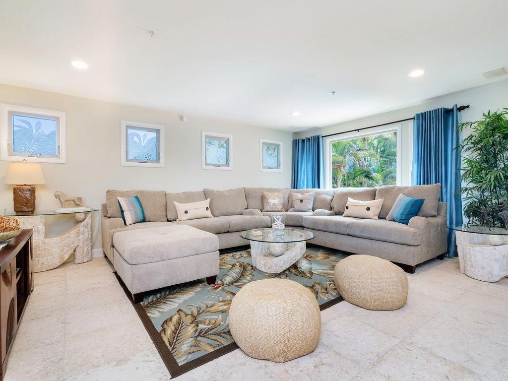 Waimanalo Vacation Rentals, Royal Hawaiian Estate* - 