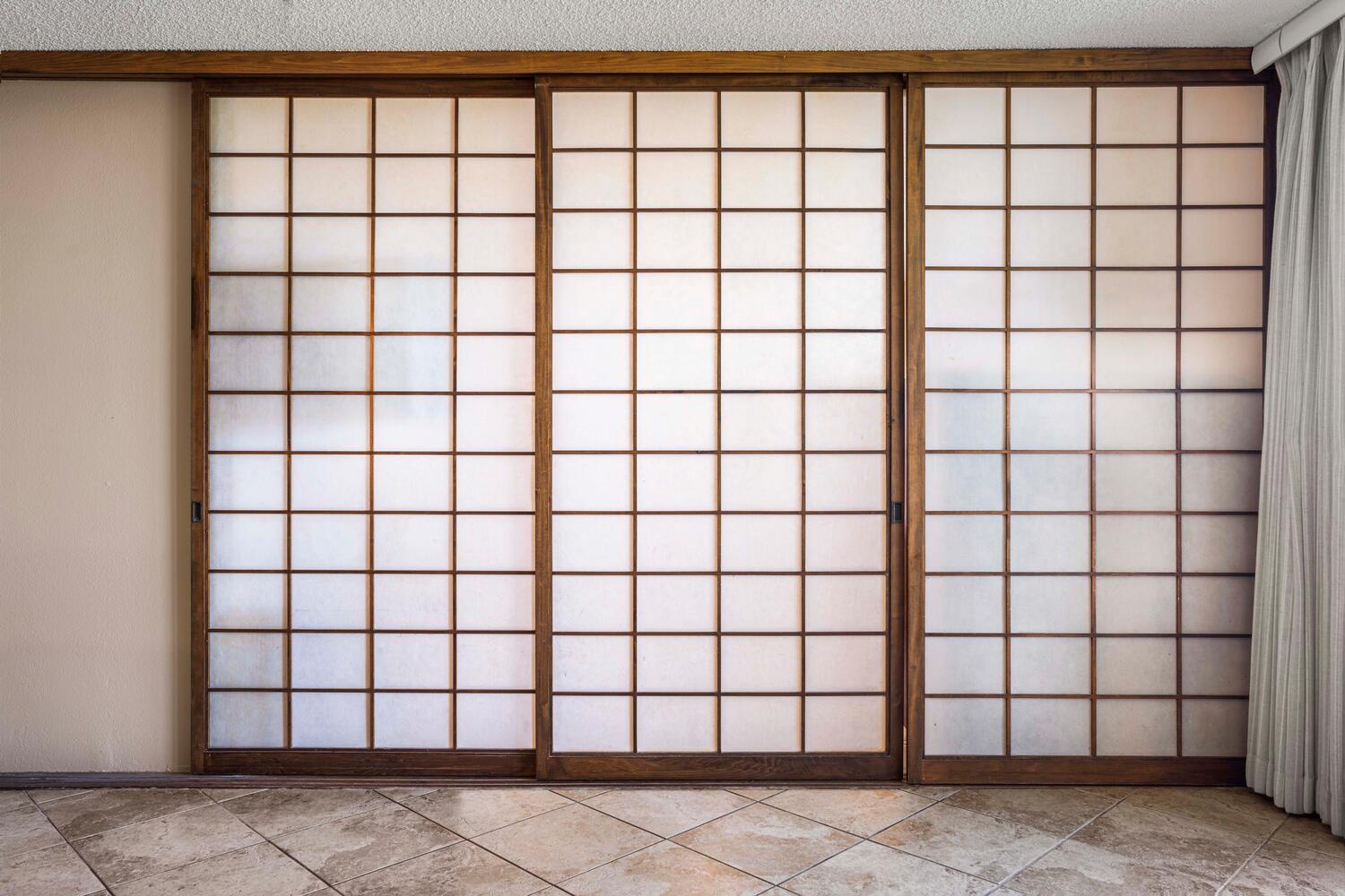 Kailua Kona Vacation Rentals, Keauhou Kona Surf & Racquet 1104 - Elegant Japanese-themed suite doors, artfully crafted to invite tranquility and harmony into your private retreat.