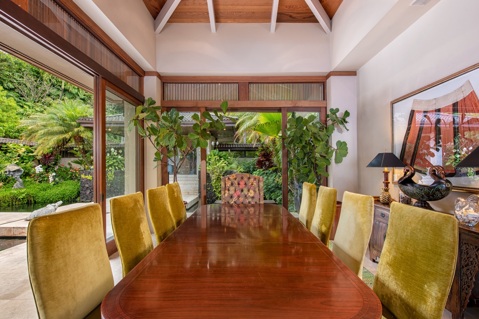 Kailua Kona Vacation Rentals, Hale Wailele** - Lofted dining area open to the great room and patios