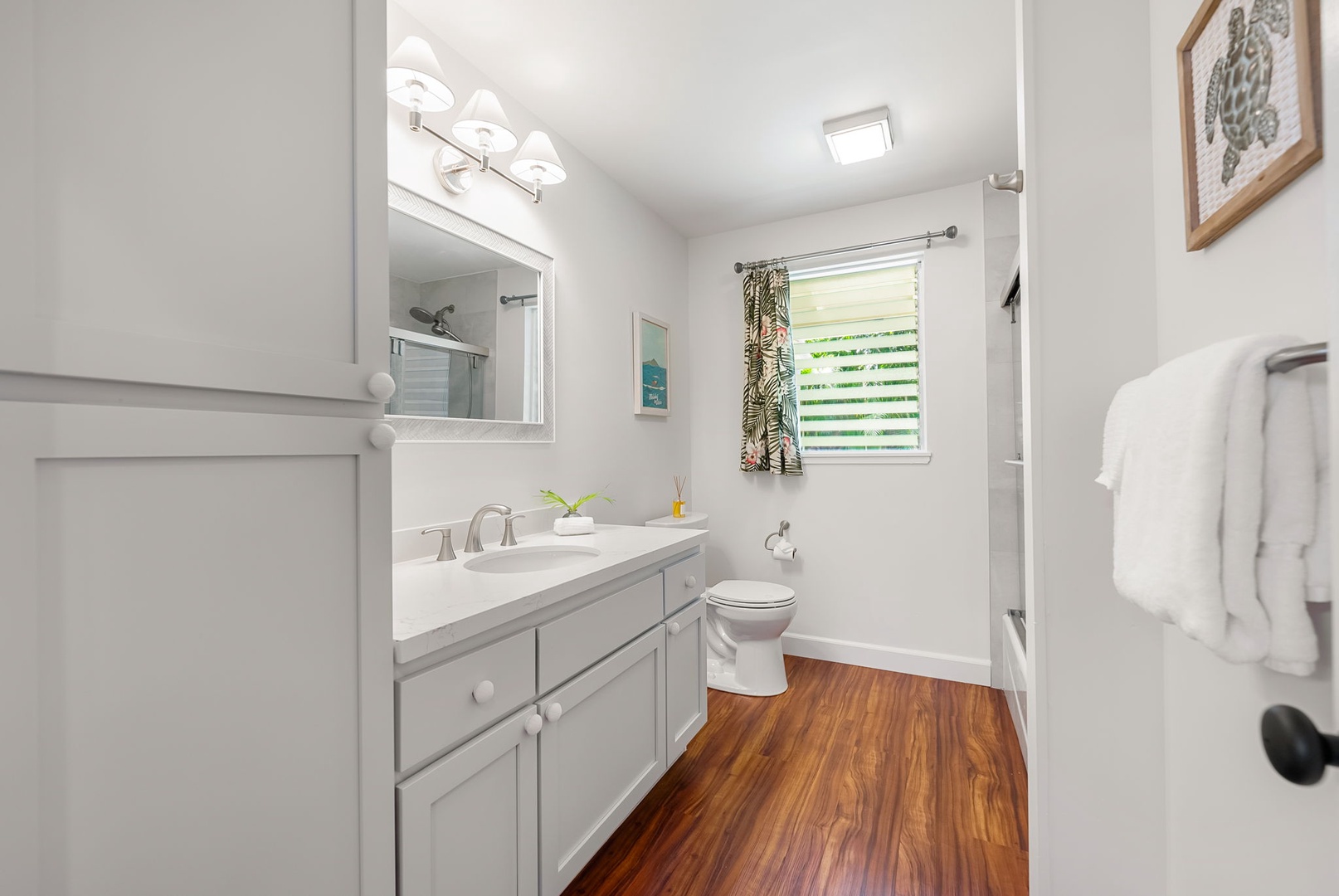 Kailua Vacation Rentals, Nohie Lanikai - Spacious bathroom with dual sinks and plenty of counter space for added convenience.