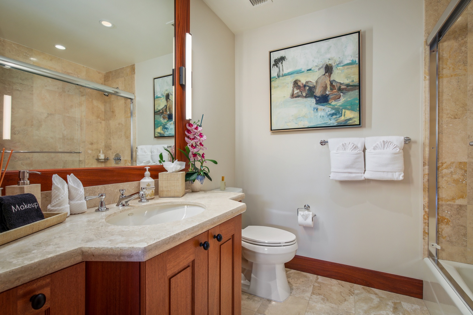 Kailua Kona Vacation Rentals, 4BD Hainoa Estate (122) at Hualalai Resort - Full en suite bath in Guest Room 2 with tub/shower combo.