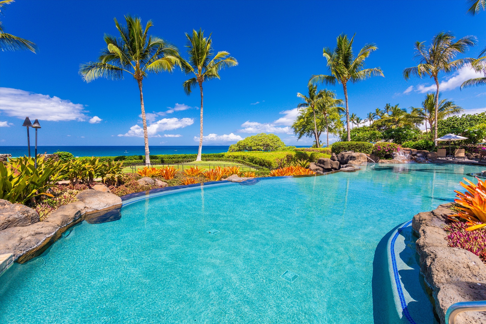 Wailea Vacation Rentals, Blue Ocean Suite H401 at Wailea Beach Villas* - Beach Front Adult Infinity-Edge Heated Swimming Pool set Directly on Wailea Beach - Private for guests of Wailea Beach Villas