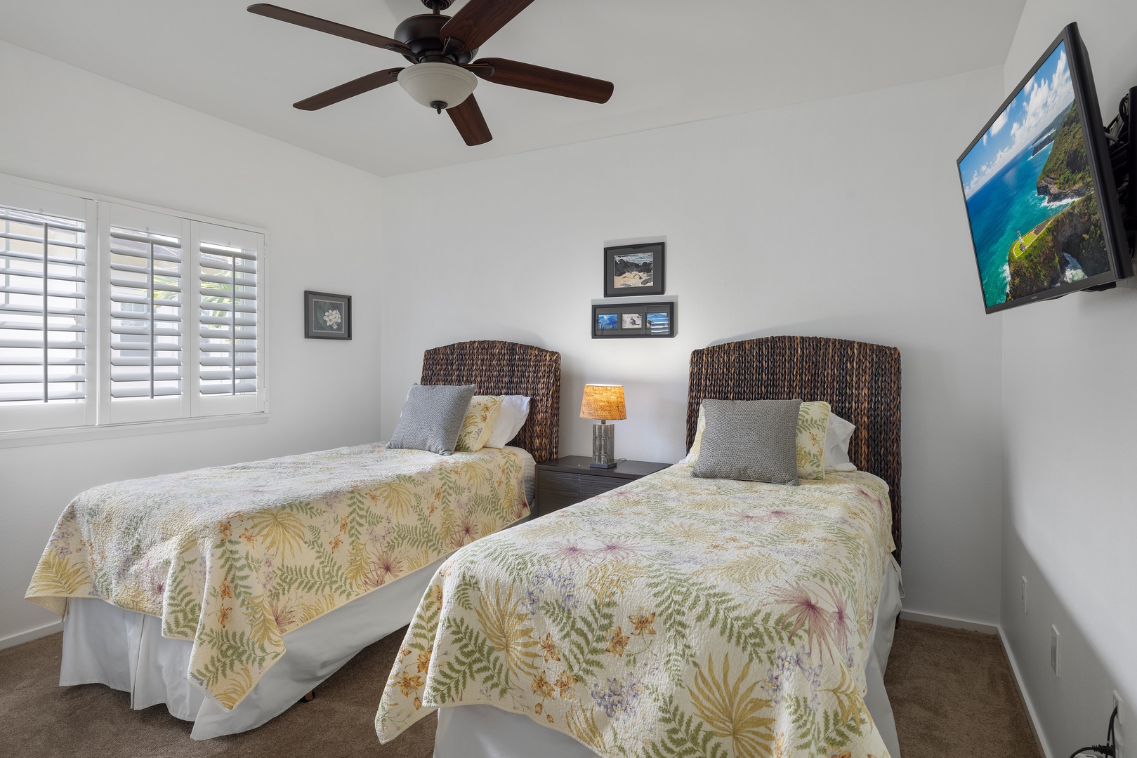 Kapolei Vacation Rentals, Coconut Plantation 1190-1 - The third guest bedroom with twin beds and island hospitality.