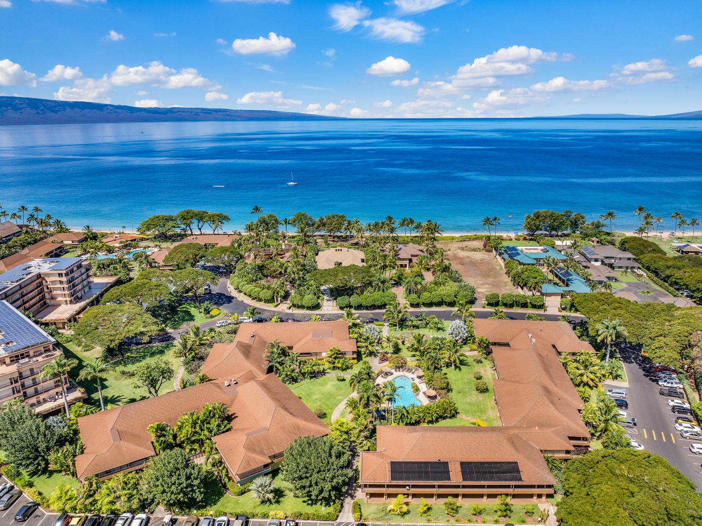 Lahaina Vacation Rentals, Maui Kaanapali Villas 292 - Maui Kaanapali Villas 292 sits among palms and gardens, just steps from the shimmering Pacific.