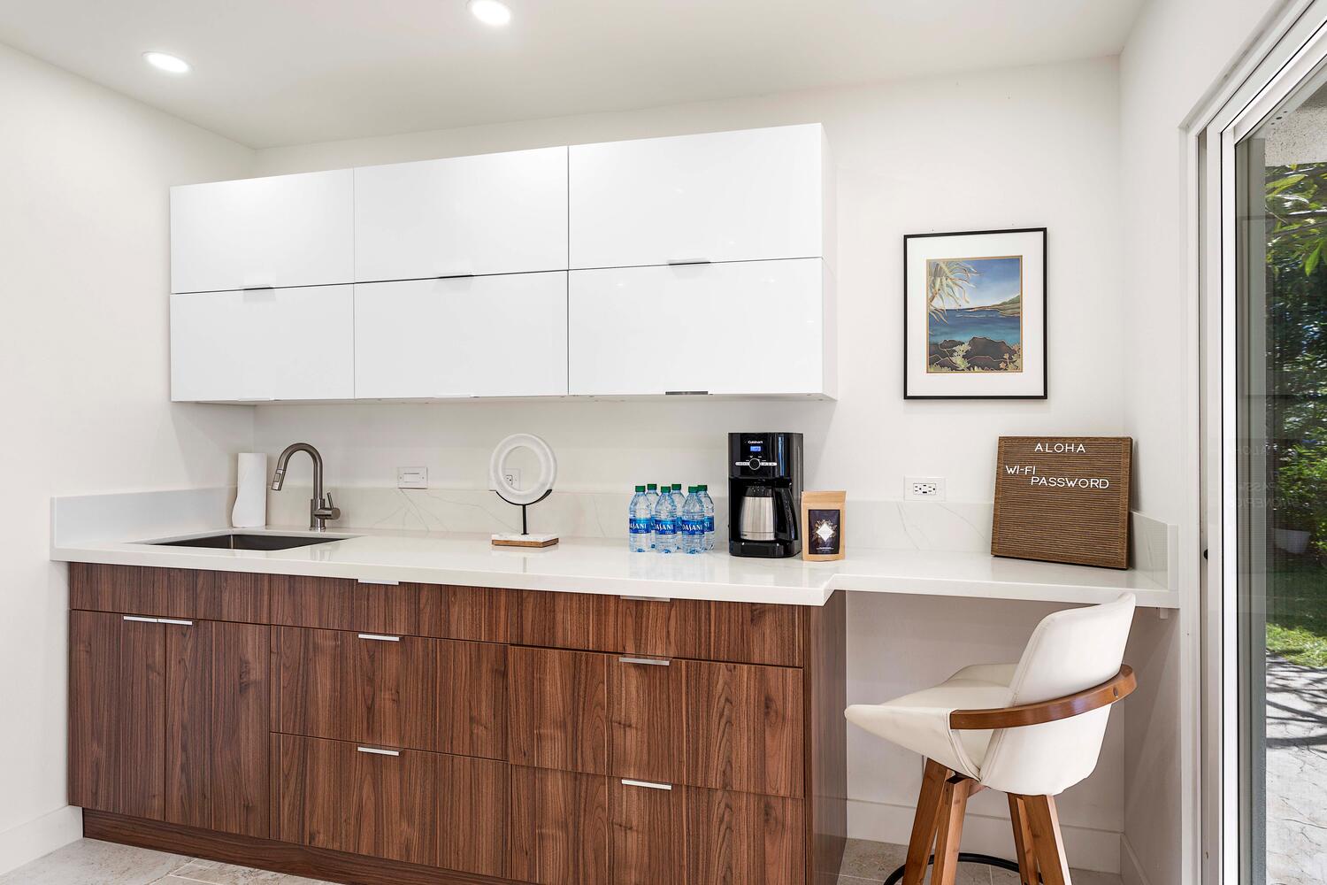 Kailua Kona Vacation Rentals, Ho'okipa Hale - Start your day right at the cozy coffee corner, freshly brewed Kona style.
