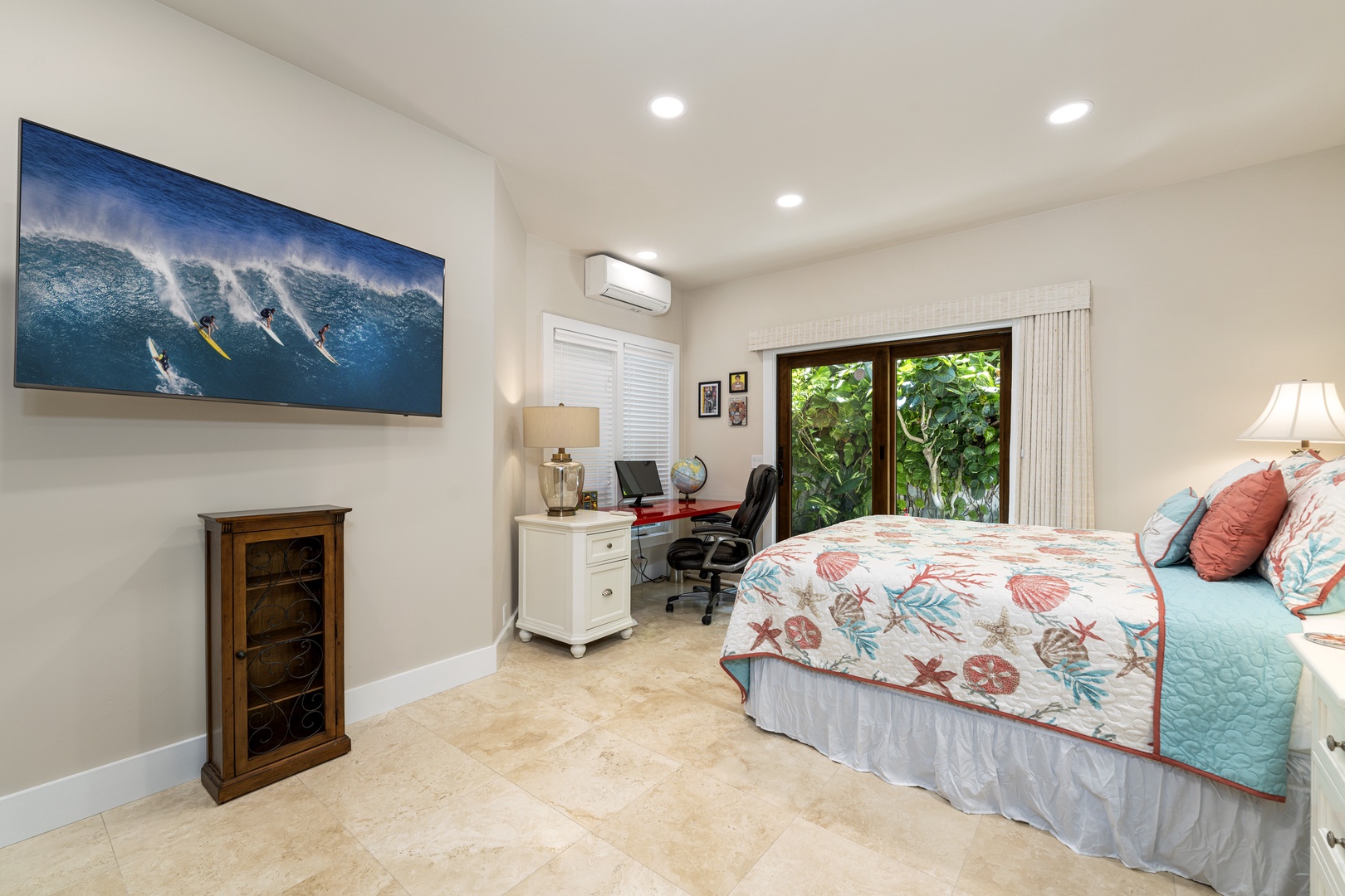 Kailua Kona Vacation Rentals, Ali'i Point #7 - Access to the yard from this bedroom