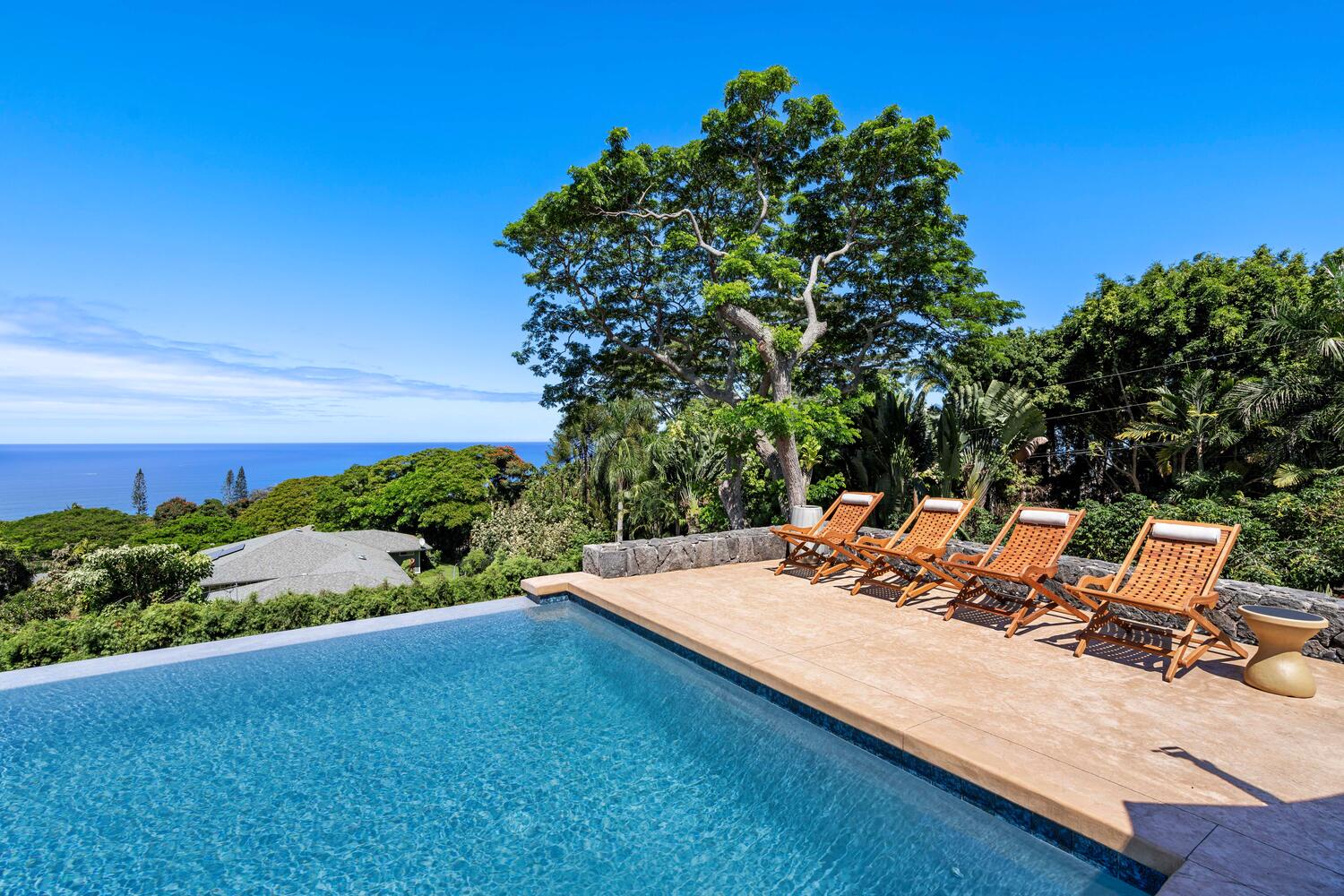 Kailua-Kona Vacation Rentals, Hale Joli - Enjoy the panoramic views of this tropical paradise.