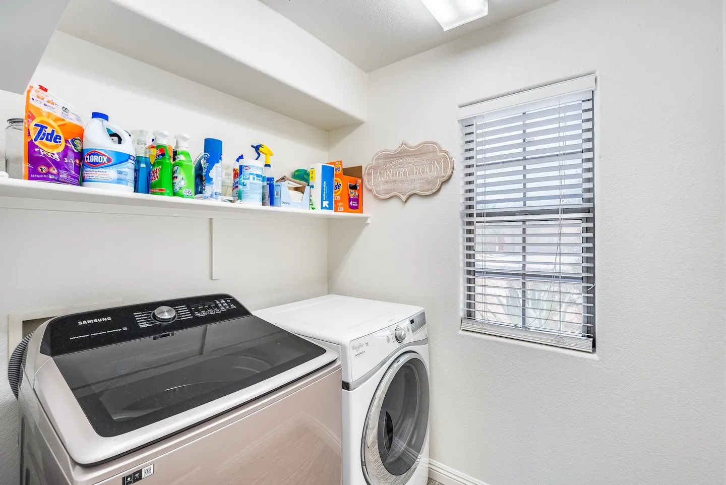 Goodyear Vacation Rentals, Foothills Sunny House - Laundry Room