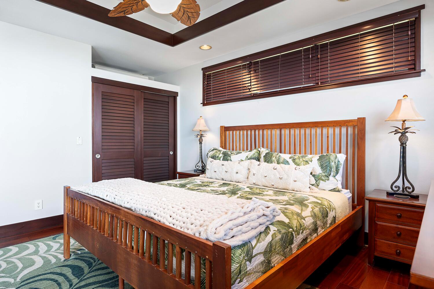 Kailua Kona Vacation Rentals, Island Oasis - Equipped with King sized bed, TV, A/C, and Lanai access