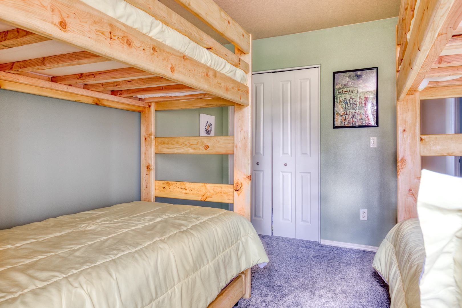Clackamas Vacation Rentals, Duck Crossing - There's a spacious closet to store your belongings