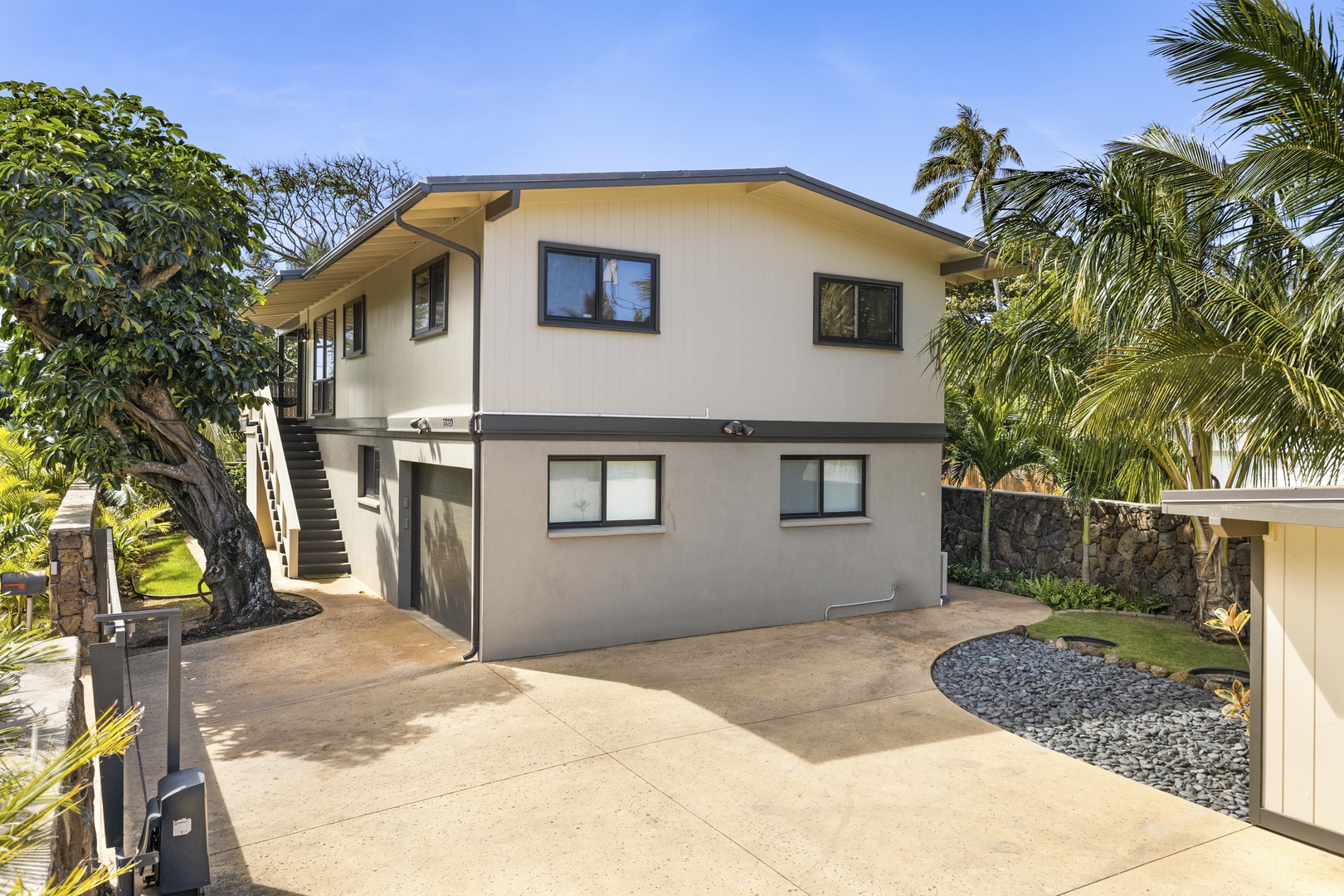 Haleiwa Vacation Rentals, Ehukai Beach Hale - 