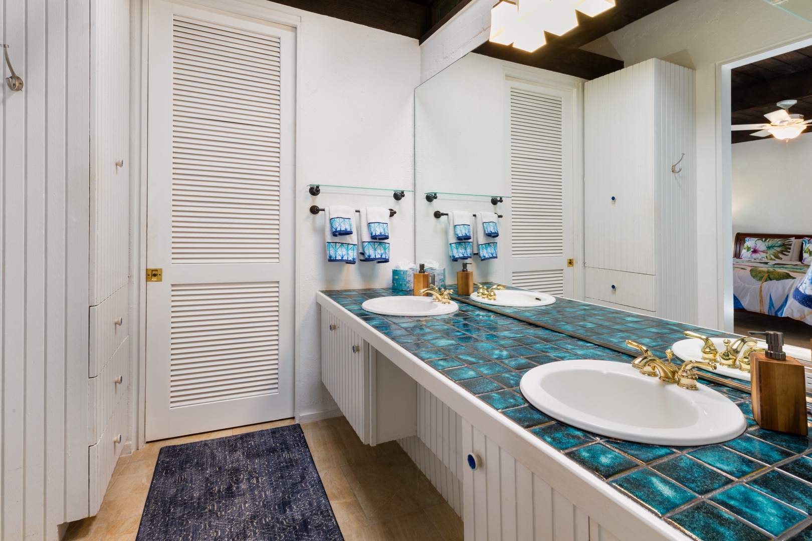 Kailua Kona Vacation Rentals, Ono Oasis - Dual Vanity Bathroom