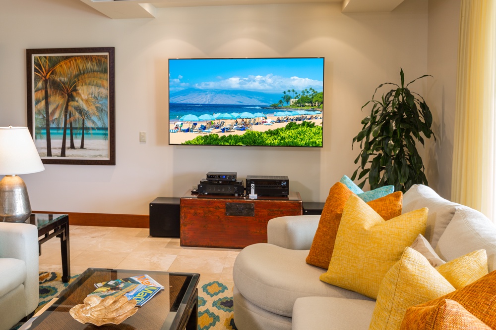 Wailea Vacation Rentals, Castaway Cove C201 at Wailea Beach Villas* - Spacious Ocean View Great Room with Two Comfortable Reading Chairs.