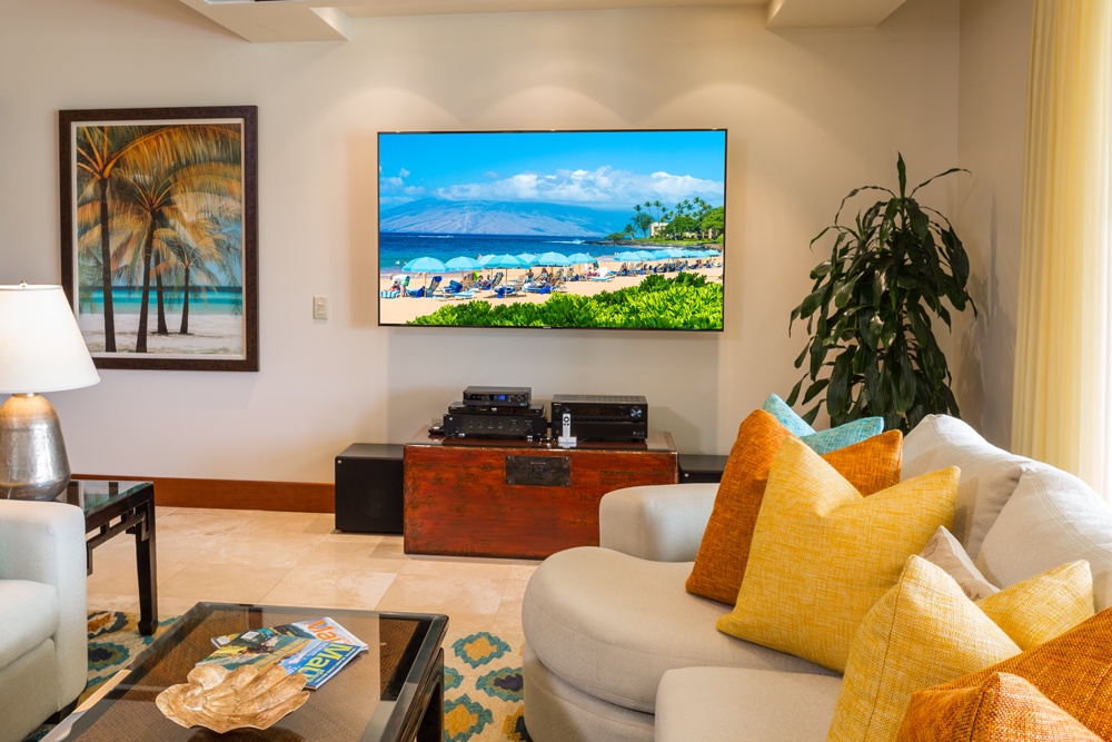 Wailea Vacation Rentals, Castaway Cove C201 at Wailea Beach Villas* - Spacious Ocean View Great Room with Two Comfortable Reading Chairs.