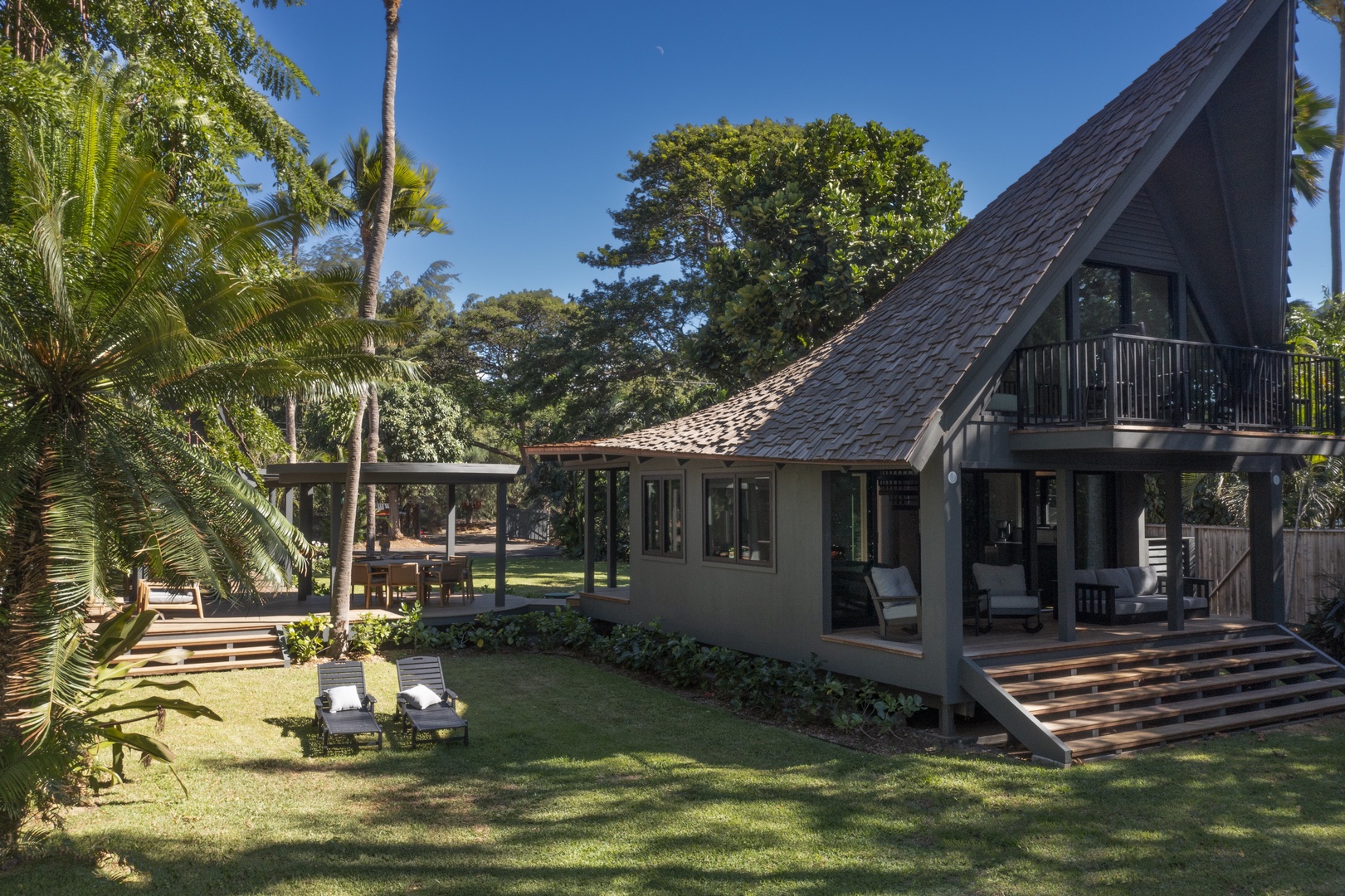 Kamuela Vacation Rentals, Hui Pu - Lush garden view from the lanai, surrounded by nature