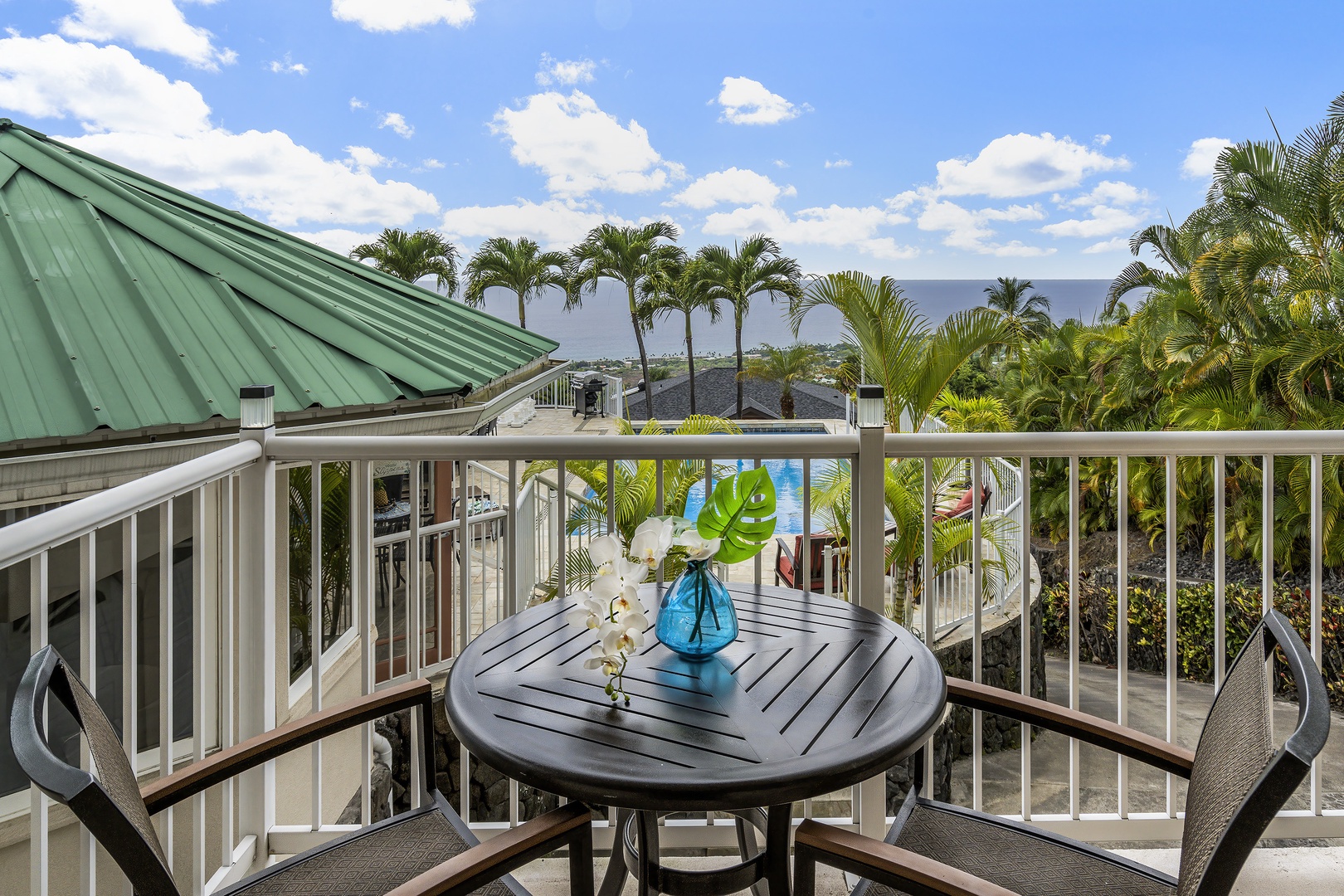 Kailua-Kona Vacation Rentals, Honu Hale - Lanai shared with the two guest bedrooms