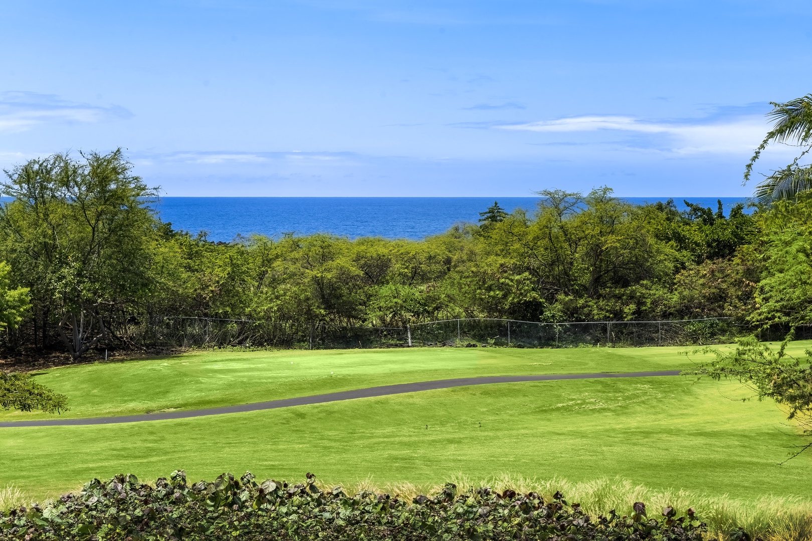 Kailua Kona Vacation Rentals, Golf Green - Golf Course backdrop!