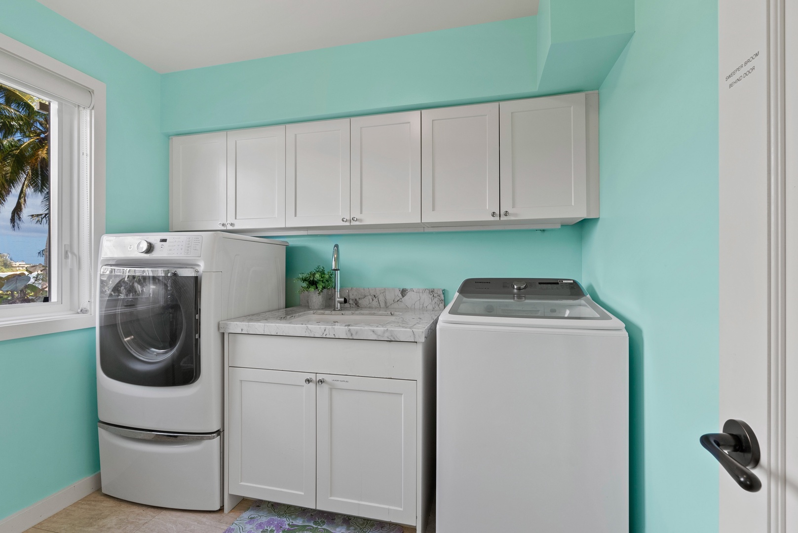 Waialua Vacation Rentals, Waialua Beachfront Getaway - Dedicated laundry room with full-size washer and dryer