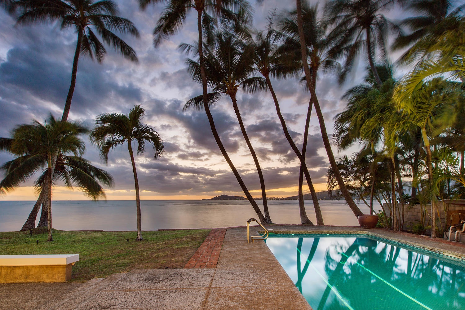 Honolulu Vacation Rentals, Hale Kai - Welcome to Hale Kai! Where the ocean waves calm your soul.