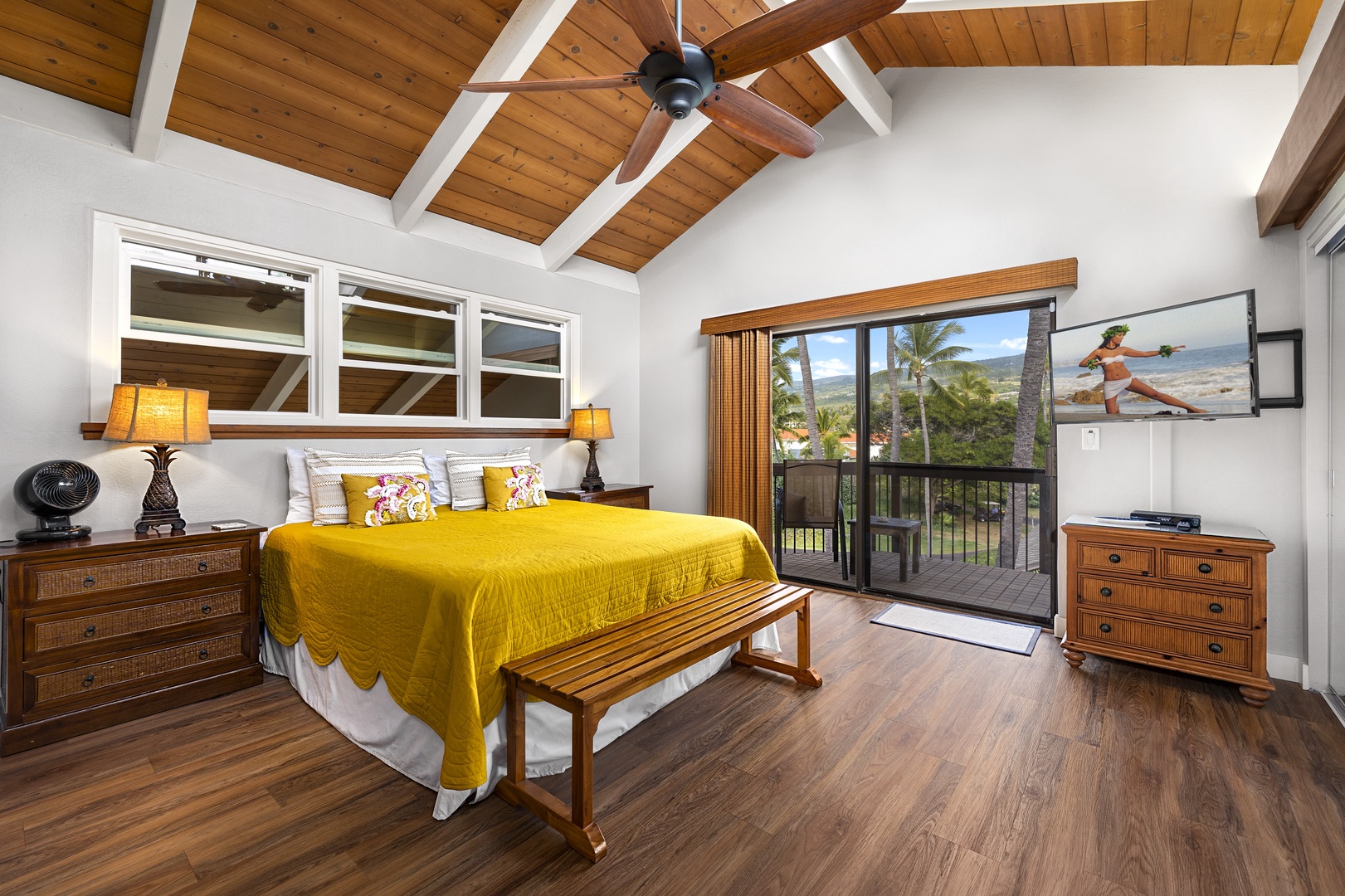 Kailua Kona Vacation Rentals, Kanaloa at Kona 1606 - Spacious open air Primary bedroom with central A/C