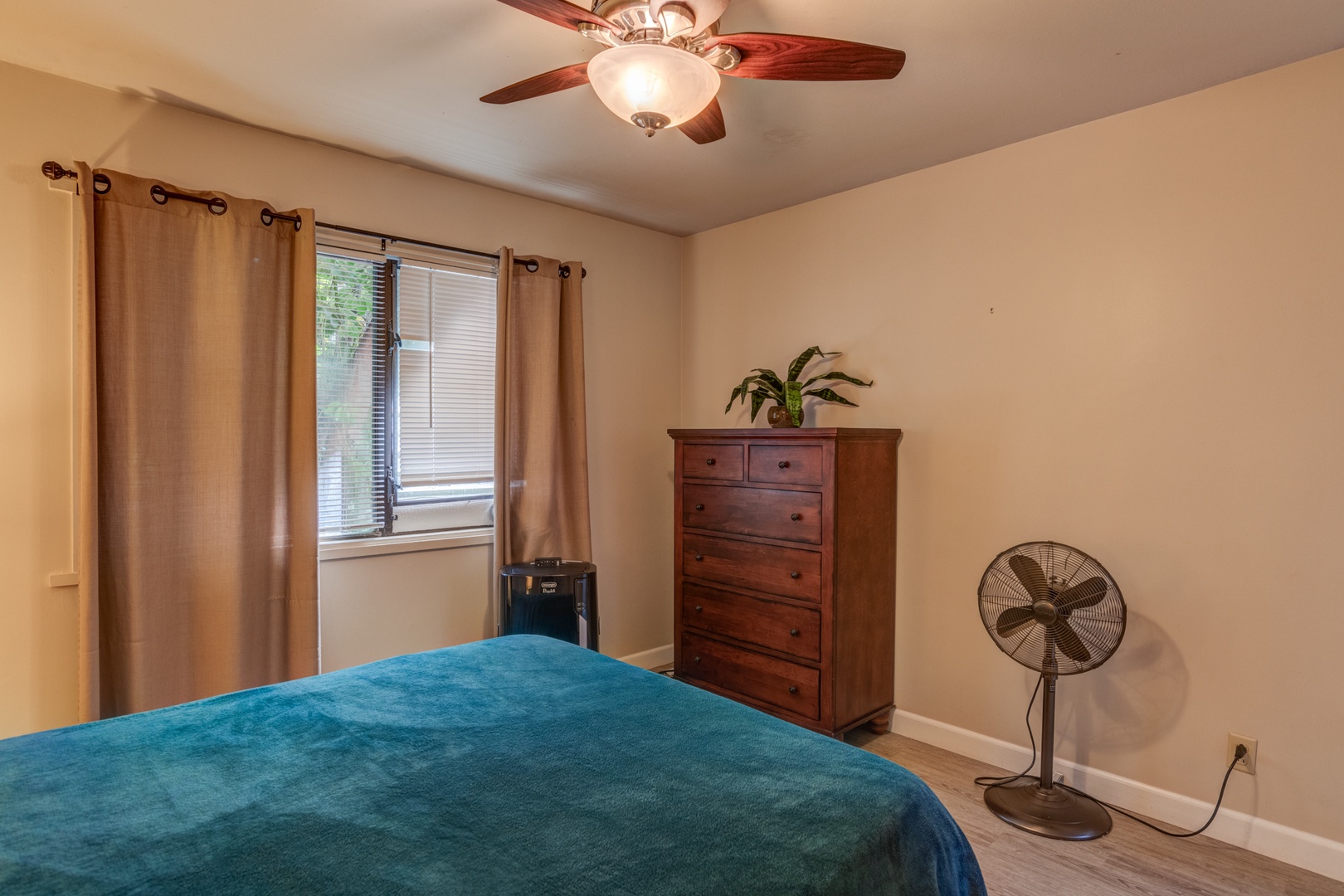 Kihei Vacation Rentals, Koa Resort 1B - Wake up to peaceful garden views from the cozy and quiet primary bedroom.
