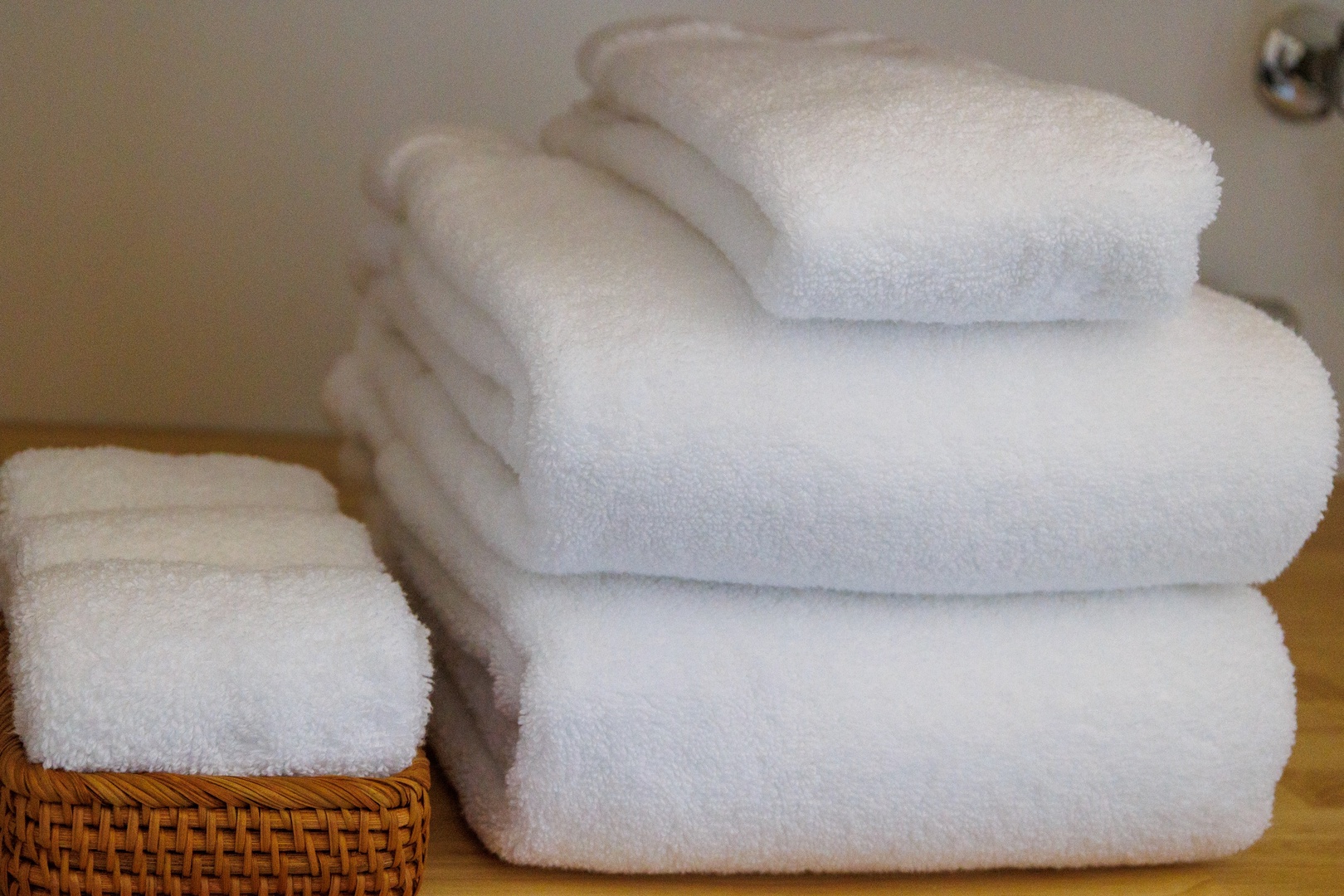 Kailua Kona Vacation Rentals, Keauhou Kai C301 - Fresh towels stacked and ready for however many beach days you plan.