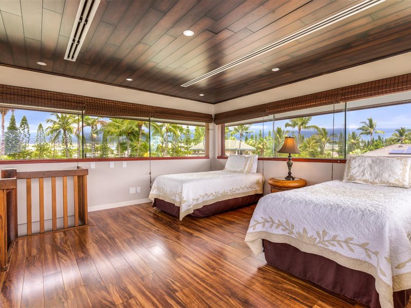 Kailua Kona Vacation Rentals, Blue Water - Views of the horizon right from the loft
