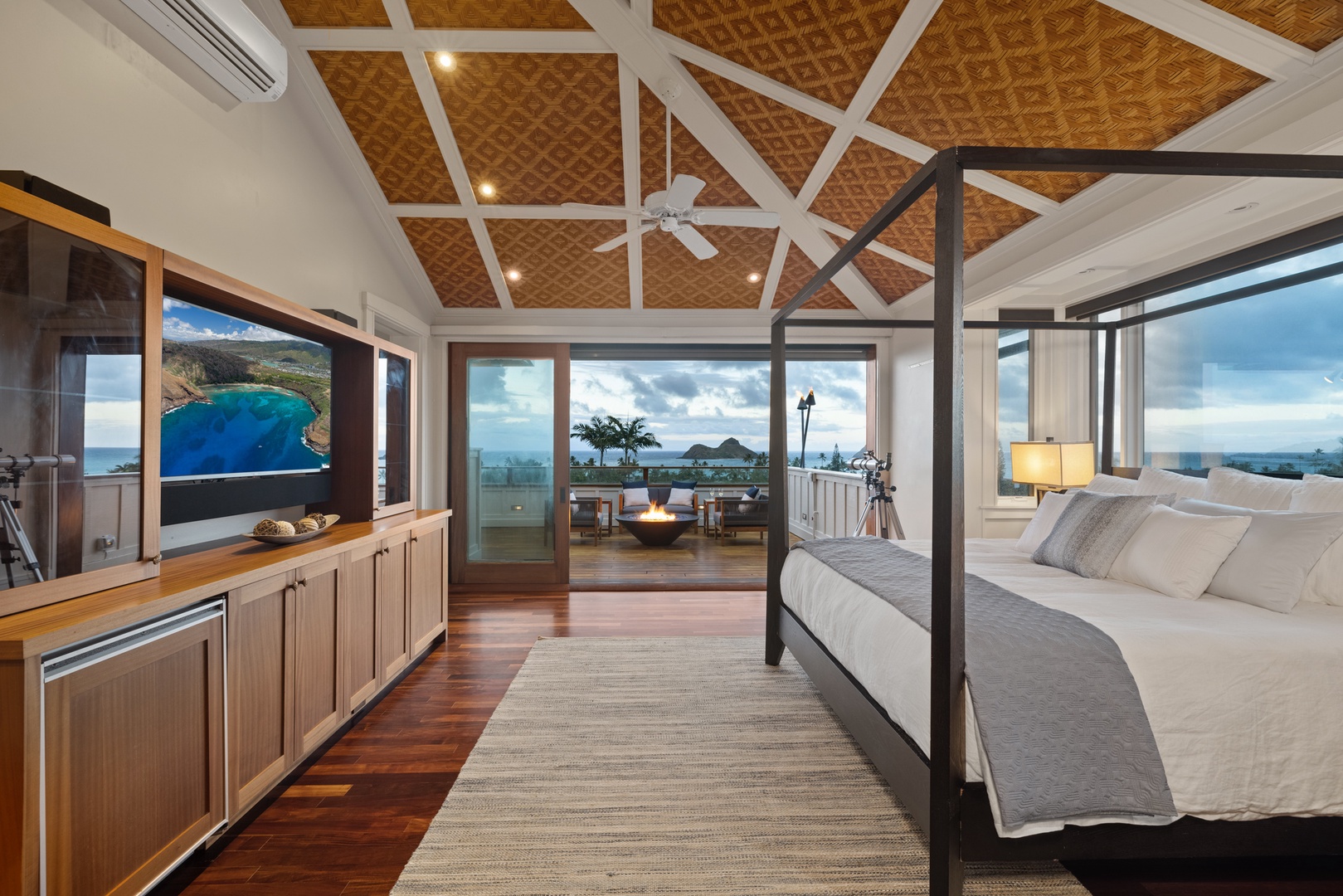 Kailua Vacation Rentals, Lanikai Valhalla - Master Bedroom at Twilight