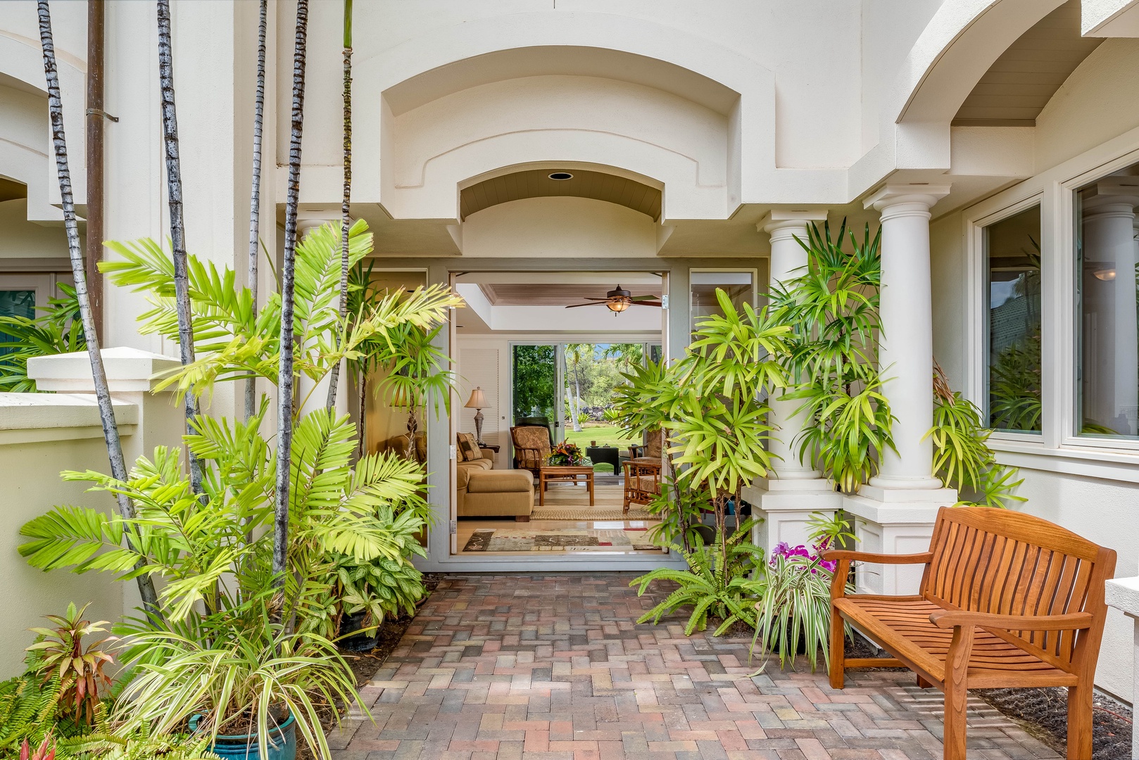 Kamuela Vacation Rentals, The Islands D3 - Gated Courtyard Entrance Into the Living Room