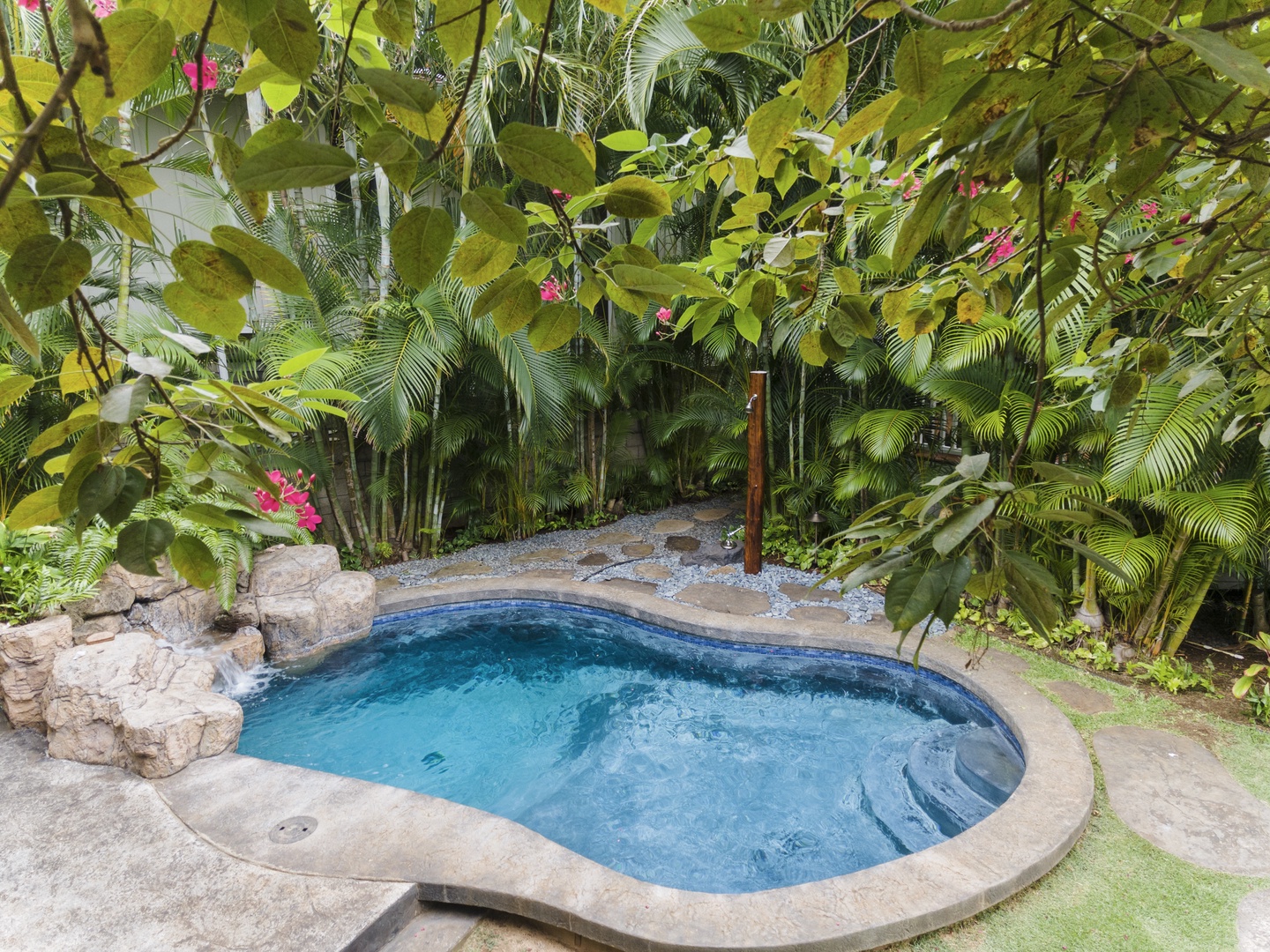 Kailua Vacation Rentals, Lanikai Ohana Hale - Relaxing private pool!
