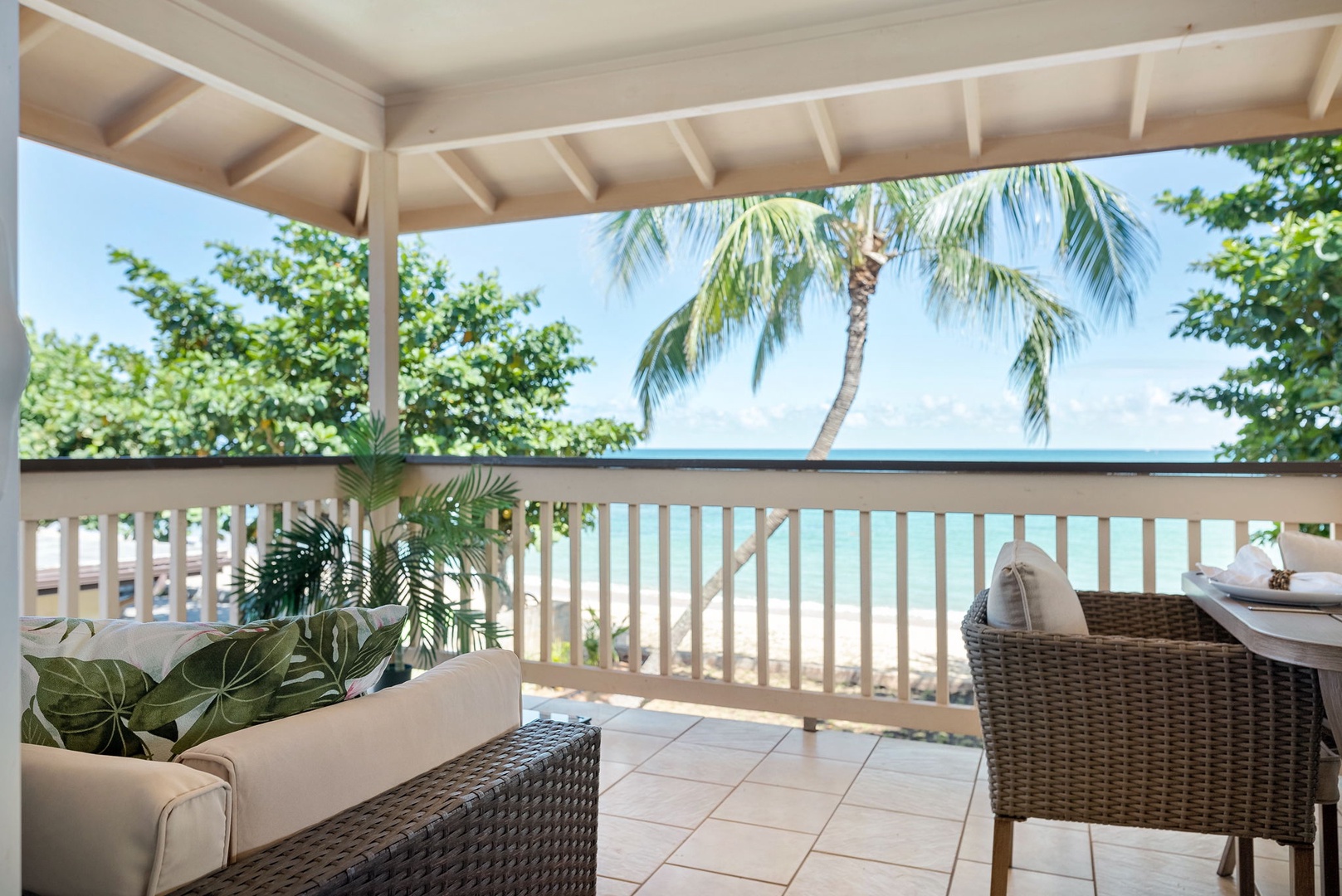 Haleiwa Vacation Rentals, Pikai Hale - Step out through the sliding doors to your private lanai, complete with outdoor seating and dining