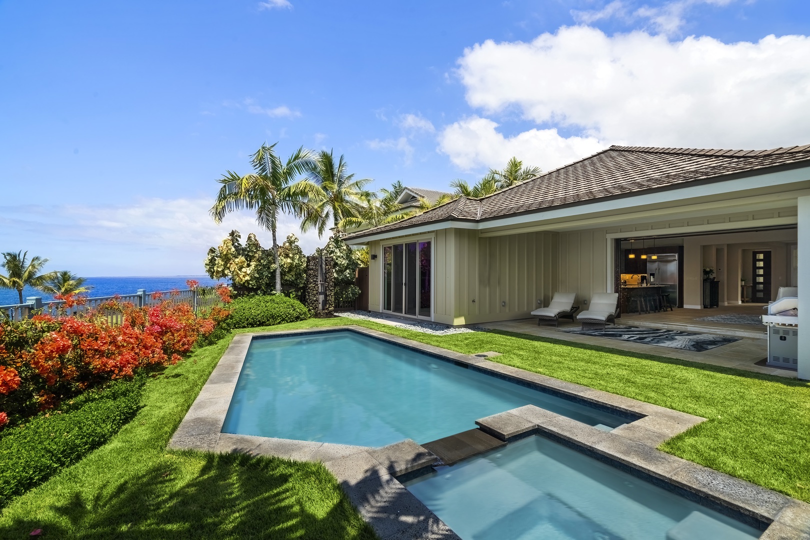 Kailua Kona Vacation Rentals, Blue Orca - Back yard in Paradise!