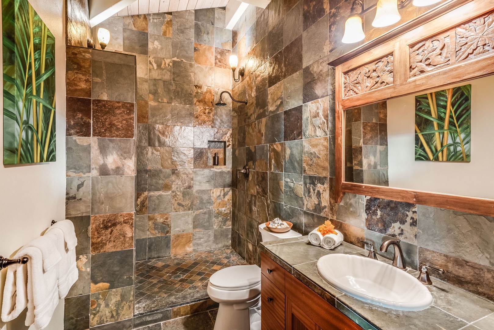 Kailua Kona Vacation Rentals, Kona Beach Bungalows** - Moku shared bathroom with a walk-in shower