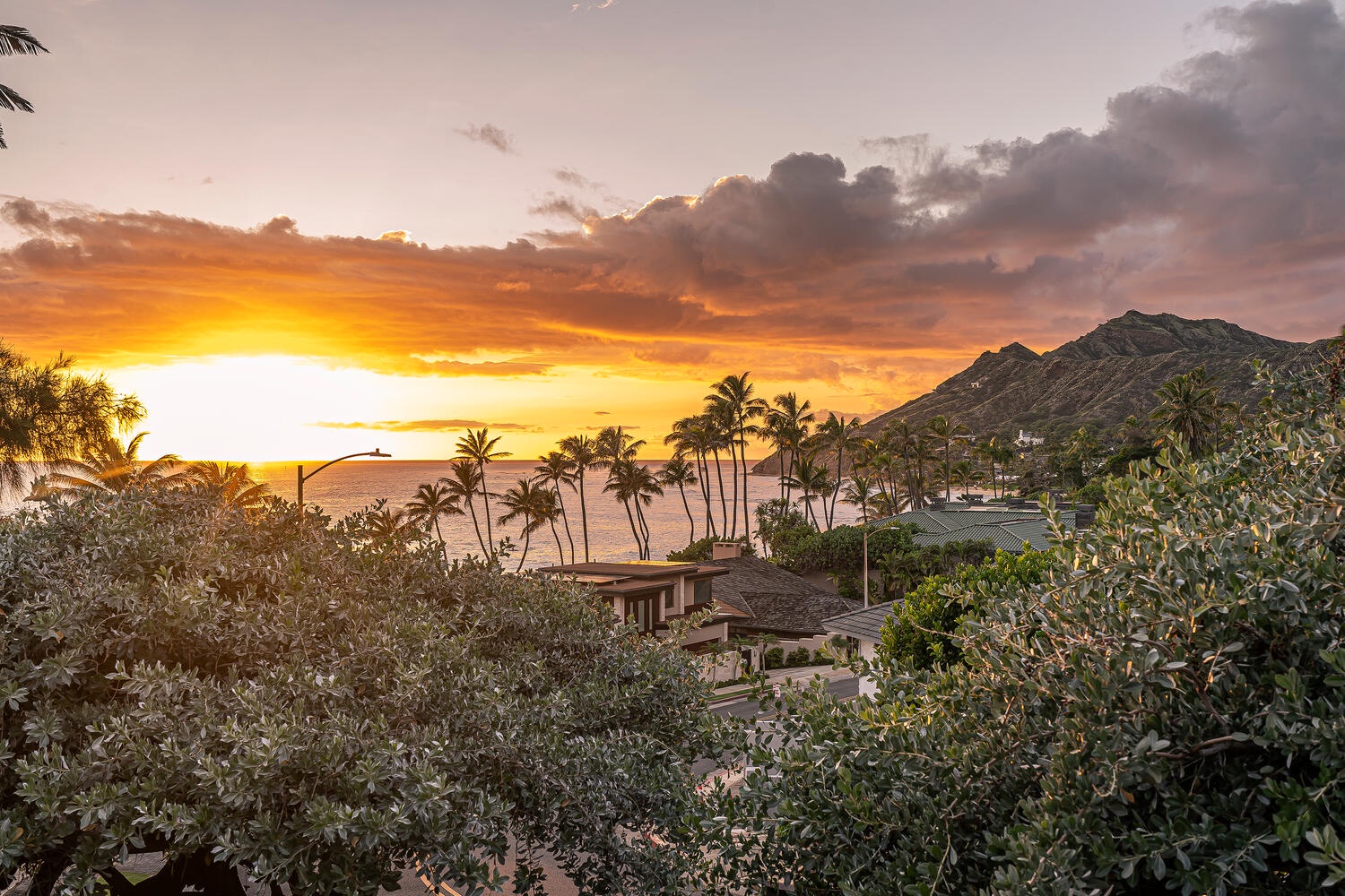 Honolulu Vacation Rentals, Kaiko'o Villa* - Stunning Sunsets from the Villa