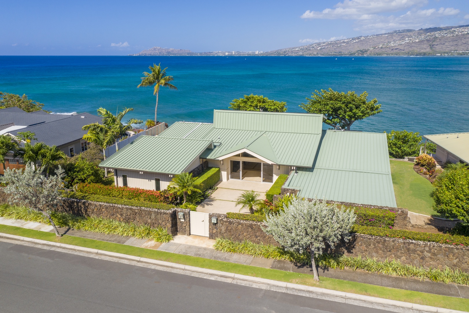 Honolulu Vacation Rentals, Hanapepe House - Aerial of Front Entrance