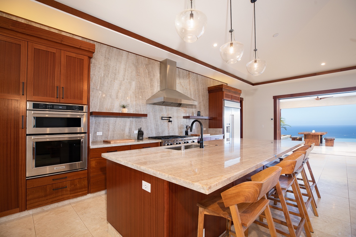 Kailua Kona Vacation Rentals, Hale La'i - Huge kitchen space