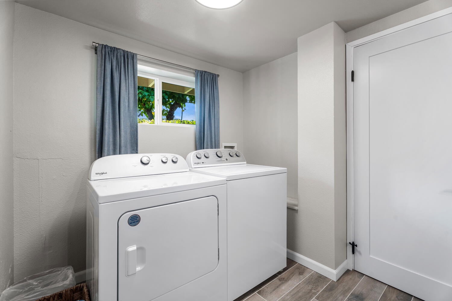 Kailua Kona Vacation Rentals, Honl's Beach Hale (Big Island) - In-home washer and dryer for added convenience during longer stays.