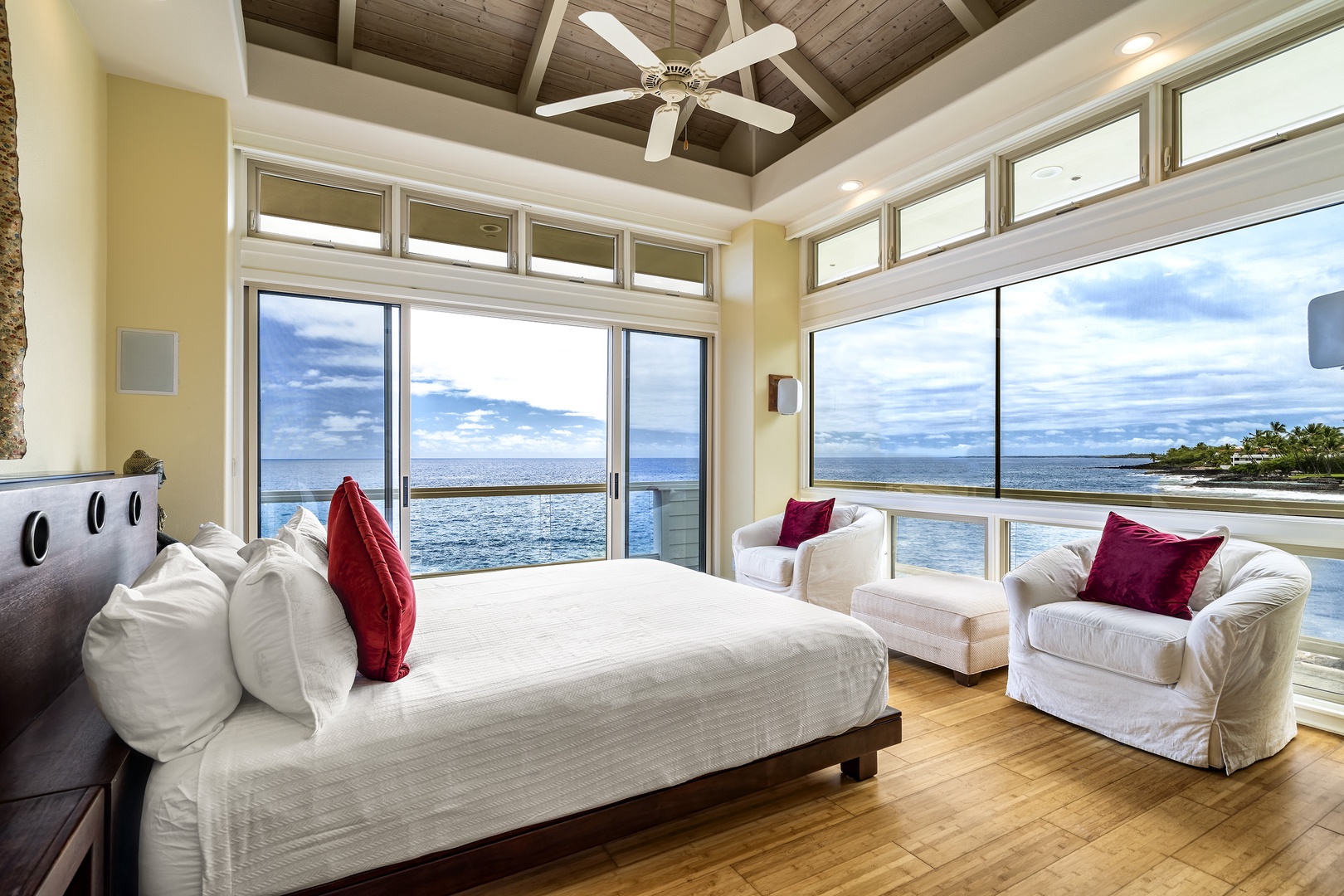 Kailua Kona Vacation Rentals, Ali'i Point #12 - Primary bedroom fit for royalty