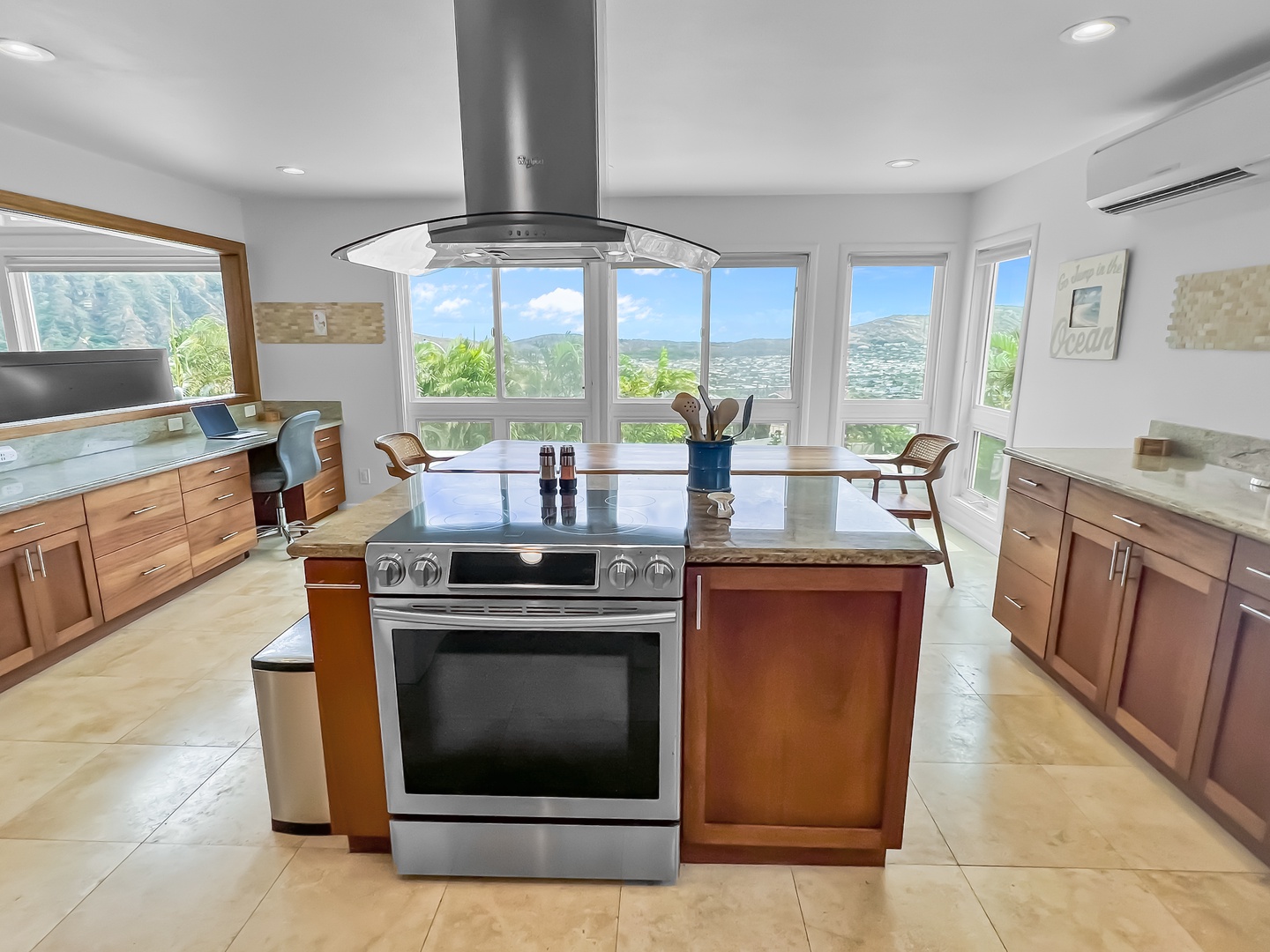 Honolulu Vacation Rentals, Mahina Kai - Conveniently prepare your meals in the kitchen with a view!