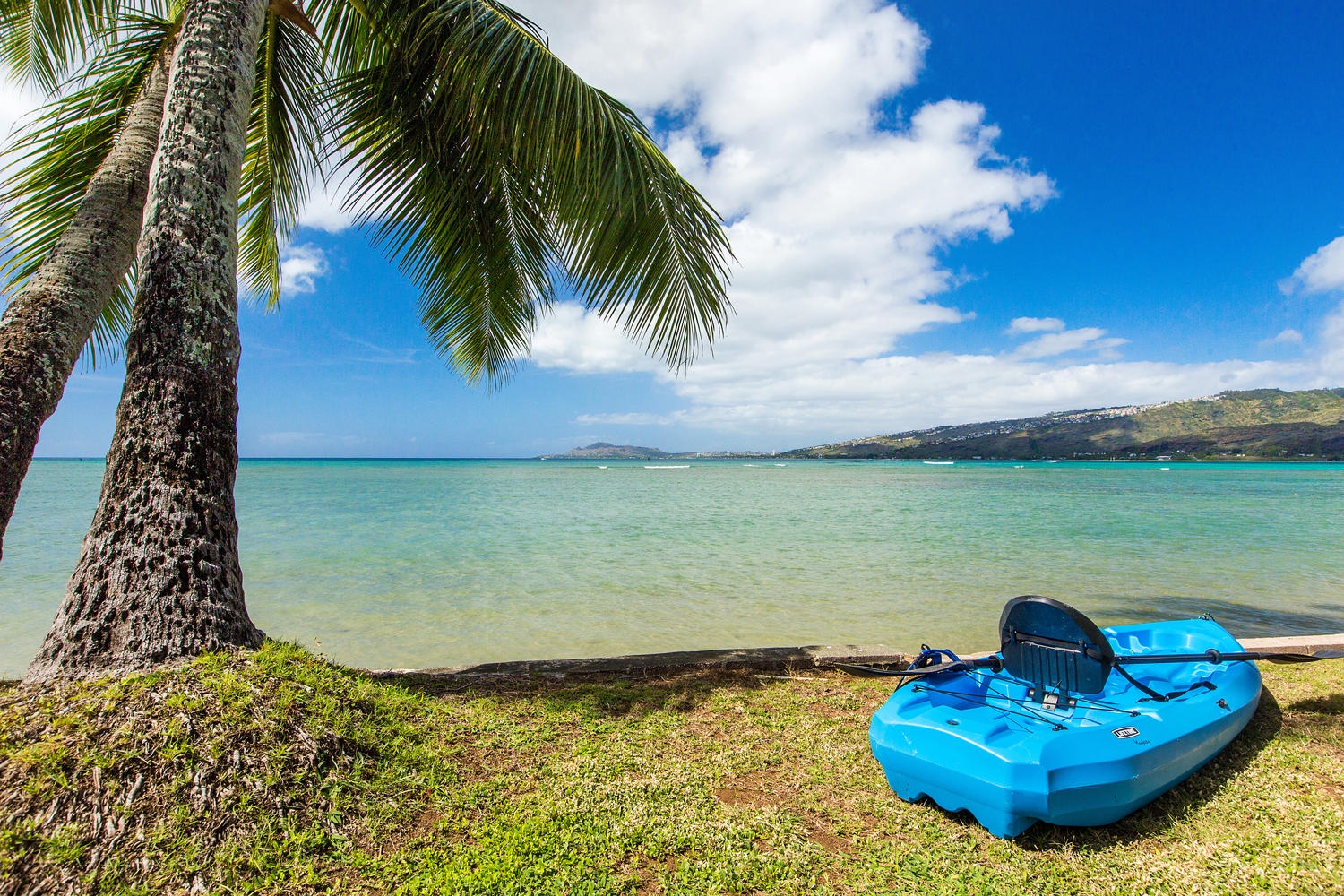 Honolulu Vacation Rentals, Hale Kai - Just a minute kayak or walk away, you will find a sandy, quiet beach.