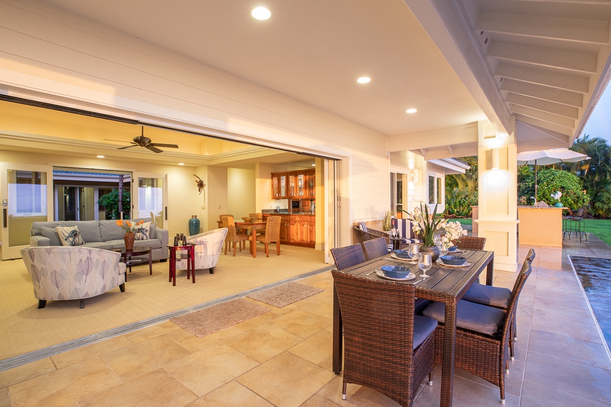 Kailua Kona Vacation Rentals, Hale Maluhia (Big Island) - Looking into the living room from the lanai