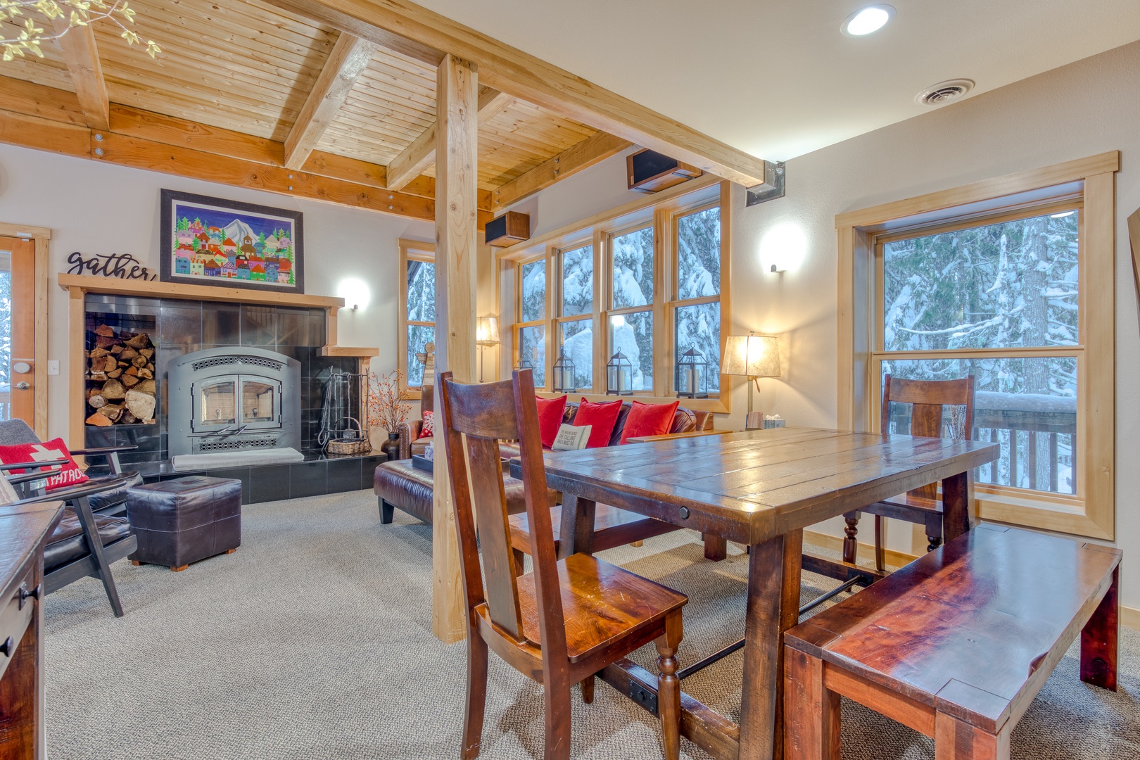 Government Camp Vacation Rentals, Glade Trail Lodge - Dining table in the open space concept living room