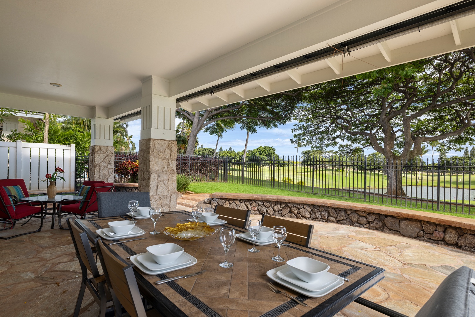 Savor meals on your private lanai with stunning golf course views and tropical breezes flowing through your covered outdoor dining space.