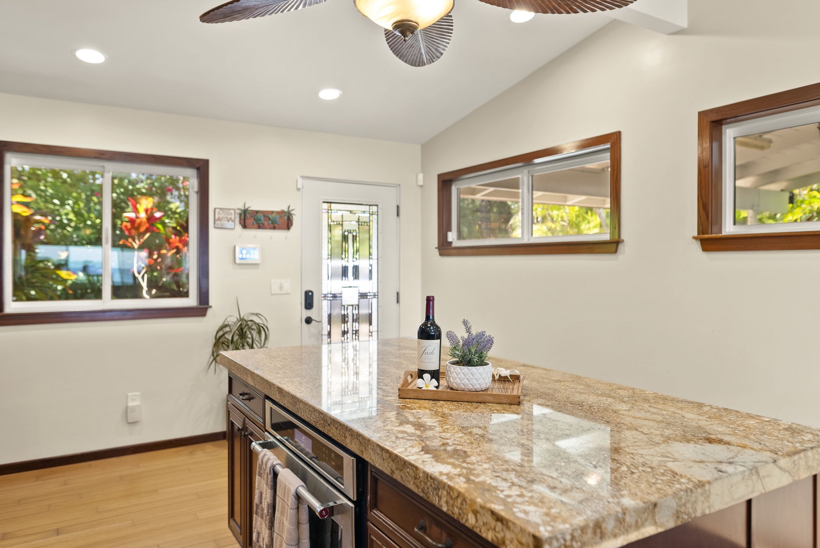 Waialua Vacation Rentals, Hale Oka Nunu - Step through the entrance into the kitchen