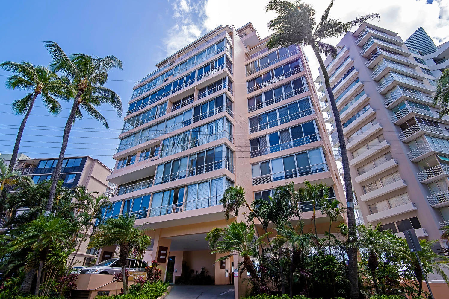 Honolulu Vacation Rentals, Executive Gold Coast Oceanfront Suite - The Coral Strand, located off Kalakaua on the Gold Coast.