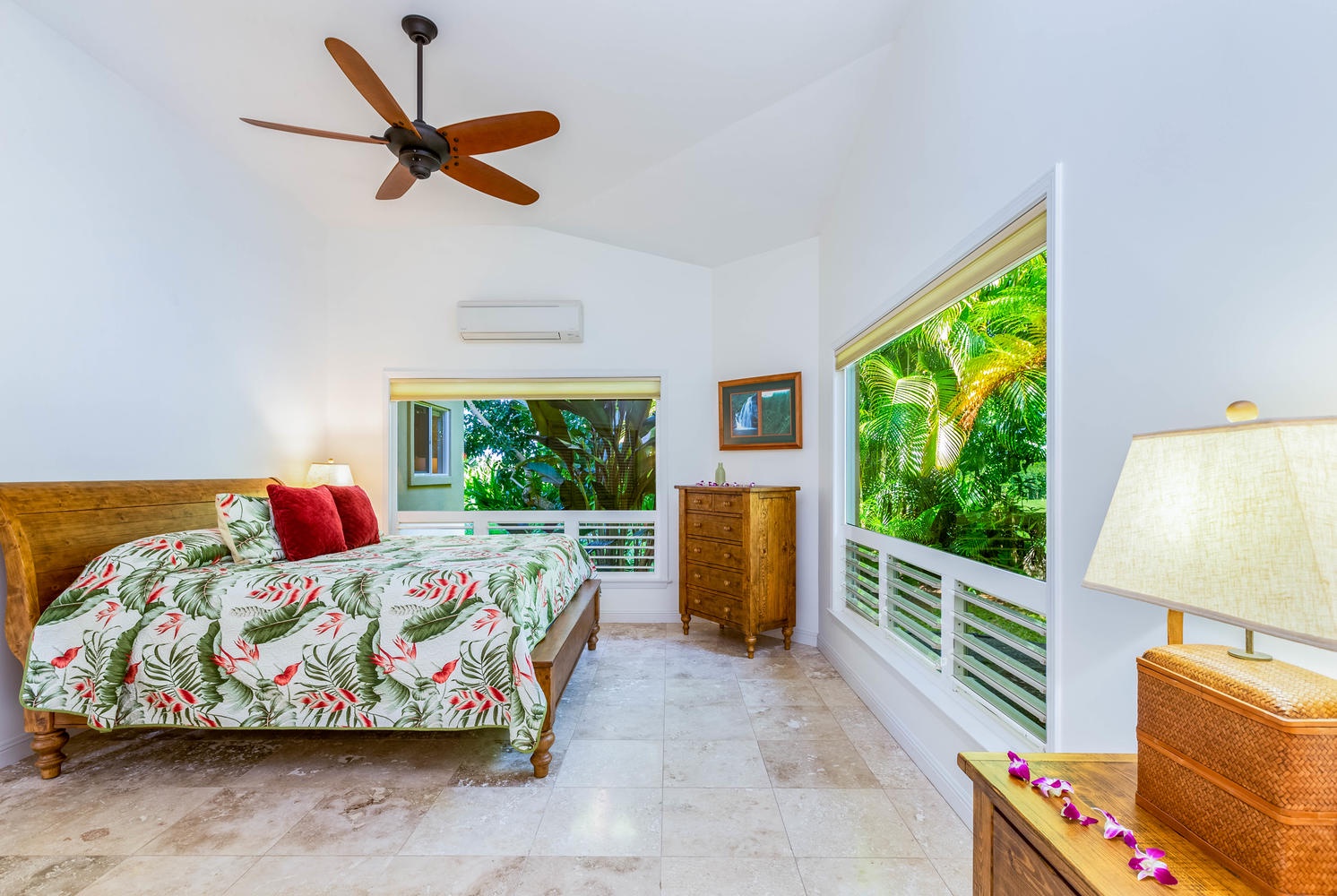 Princeville Vacation Rentals, Ohana Kamalani - King Bedroom with en suite