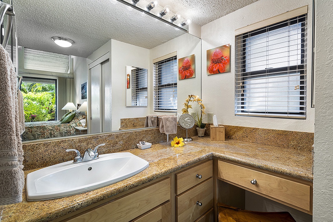 Waikoloa Vacation Rentals, Waikoloa Villas F-100 - Primary bathroom with upgraded finishes!